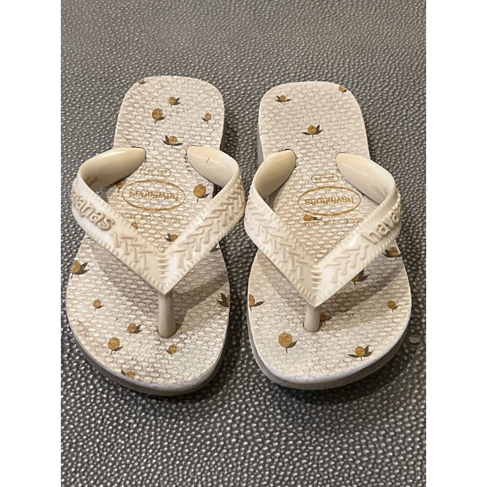 Havianas lemons sandals US 6 good condition